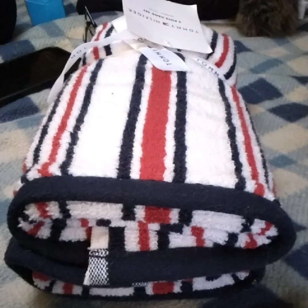 Tommy Hilfiger 2-Piece Hand Towel Set | Red White Blue | NEW